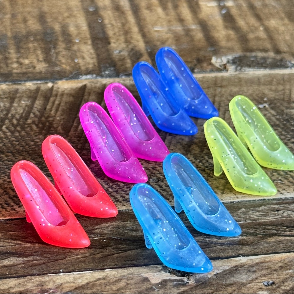 VINTAGE MATTEL BARBIE GLITTER CLOSED TOE HIGH HEELS PUMPS SET OF 5 BRIGHT